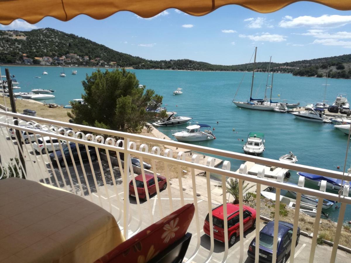 Apartments Nera Tisno Exterior foto