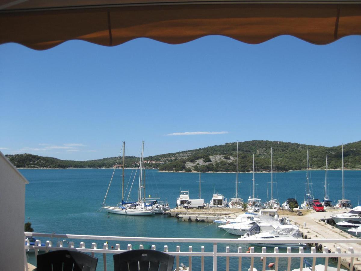 Apartments Nera Tisno Exterior foto