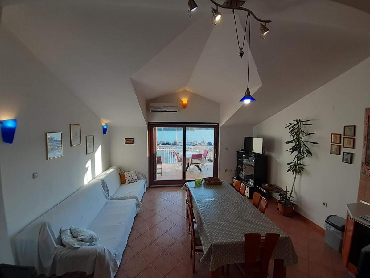 Apartments Nera Tisno Exterior foto