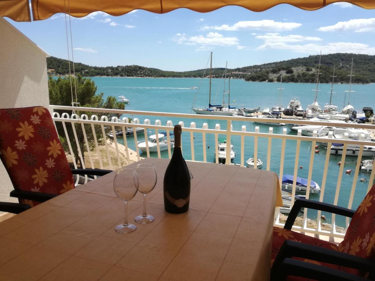 Apartments Nera Tisno Exterior foto