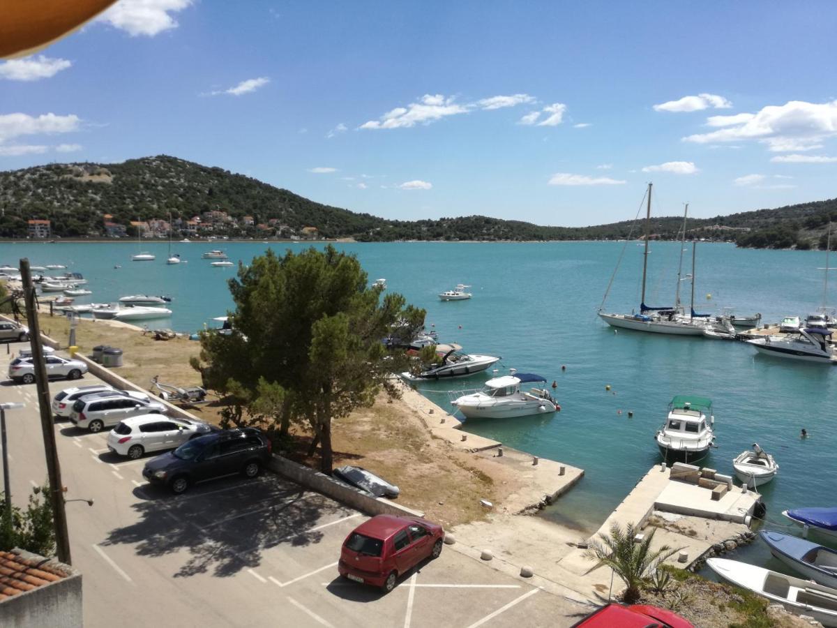 Apartments Nera Tisno Exterior foto