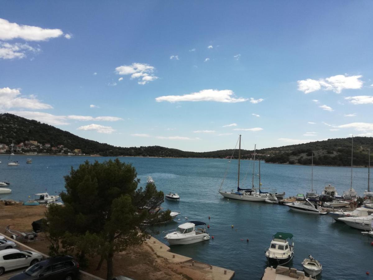 Apartments Nera Tisno Exterior foto