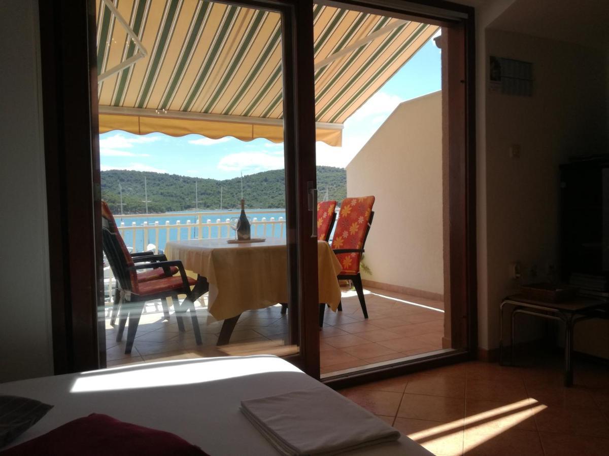 Apartments Nera Tisno Exterior foto