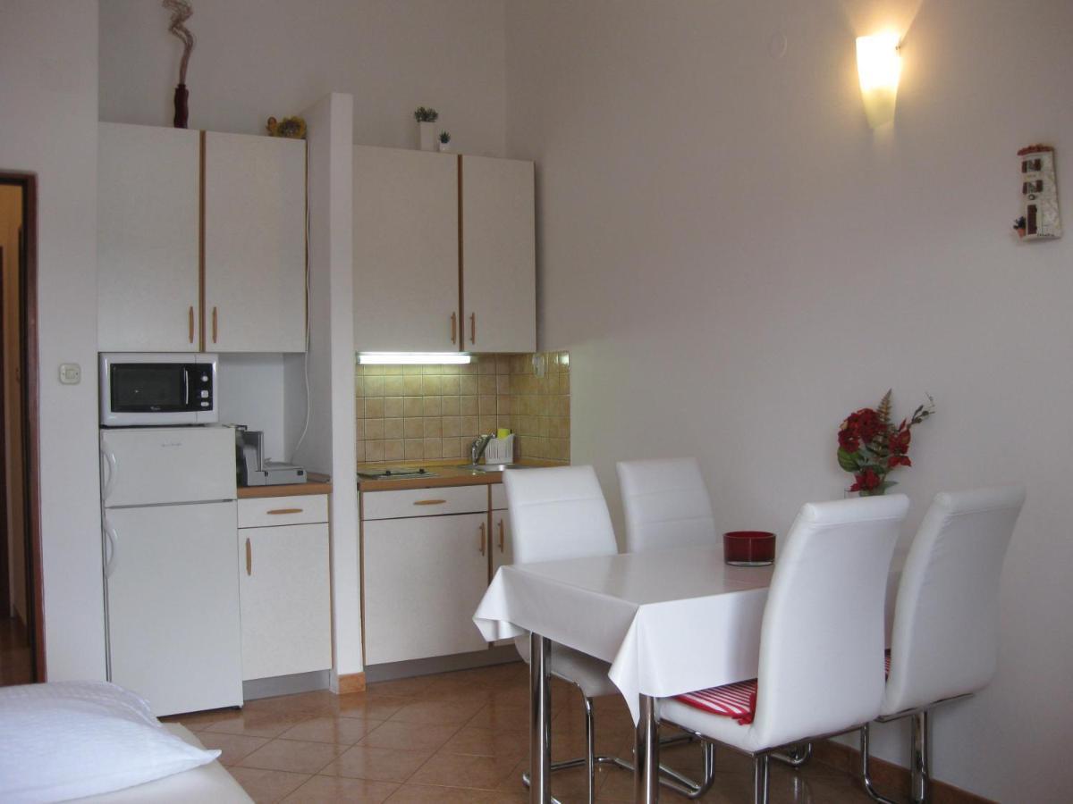 Apartments Nera Tisno Exterior foto