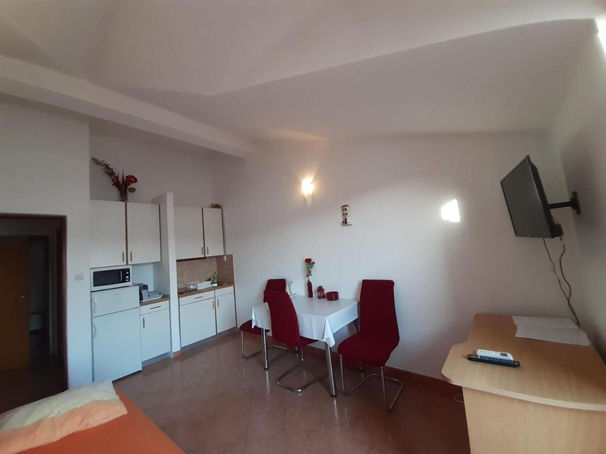 Apartments Nera Tisno Exterior foto
