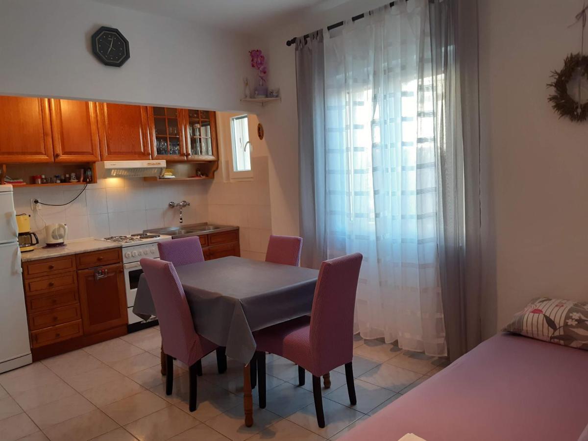 Apartments Nera Tisno Exterior foto
