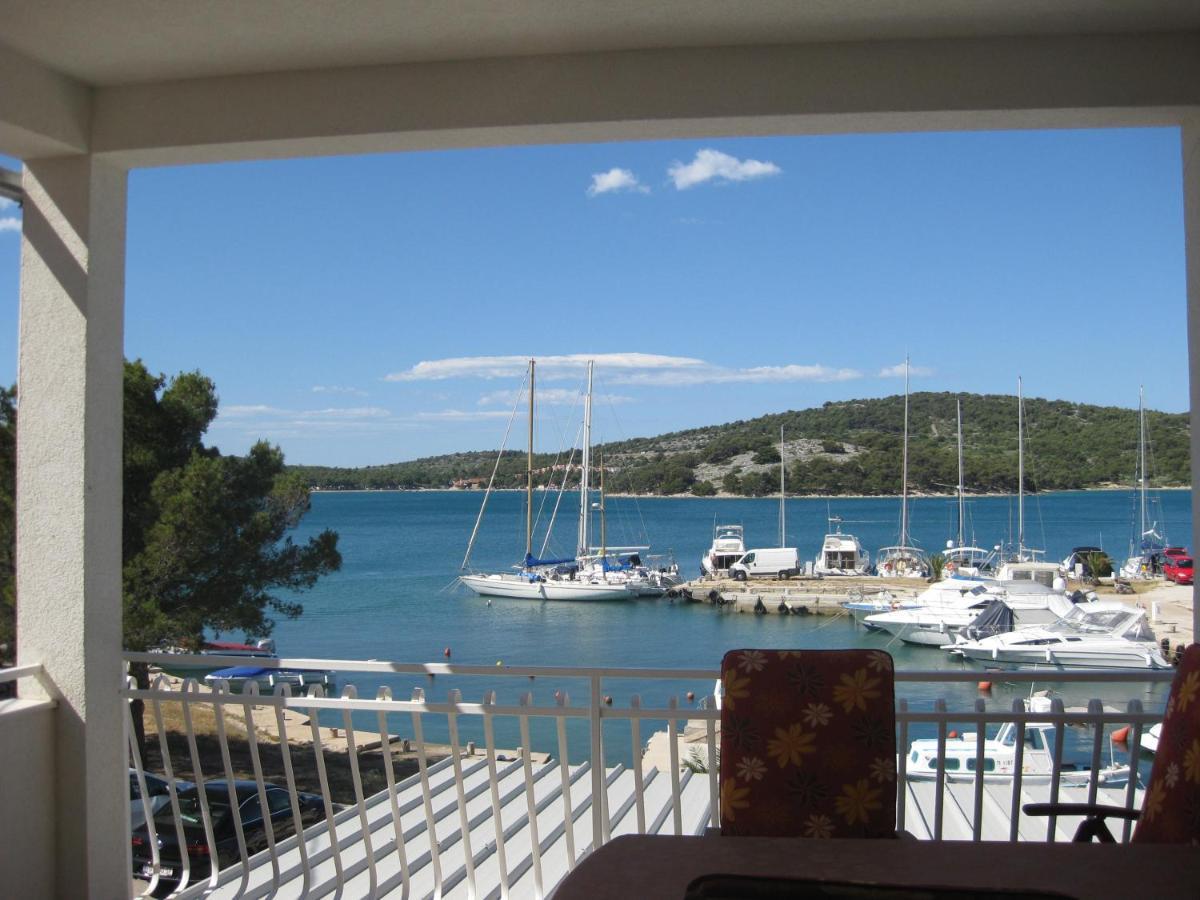 Apartments Nera Tisno Exterior foto